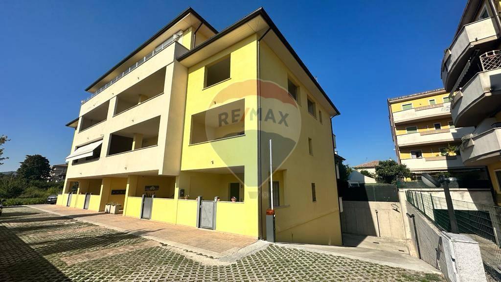 casa indipendente in vendita a Foligno