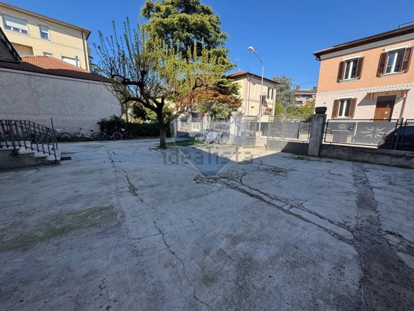 capannone in vendita a Foligno in zona Paciana