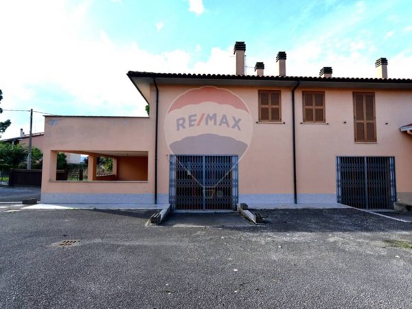 negozio in vendita a Foligno in zona Sant'Eraclio