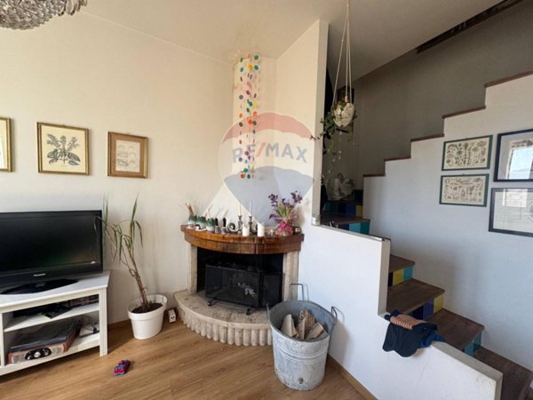 casa indipendente in vendita a Foligno in zona San Giovanni Profiamma
