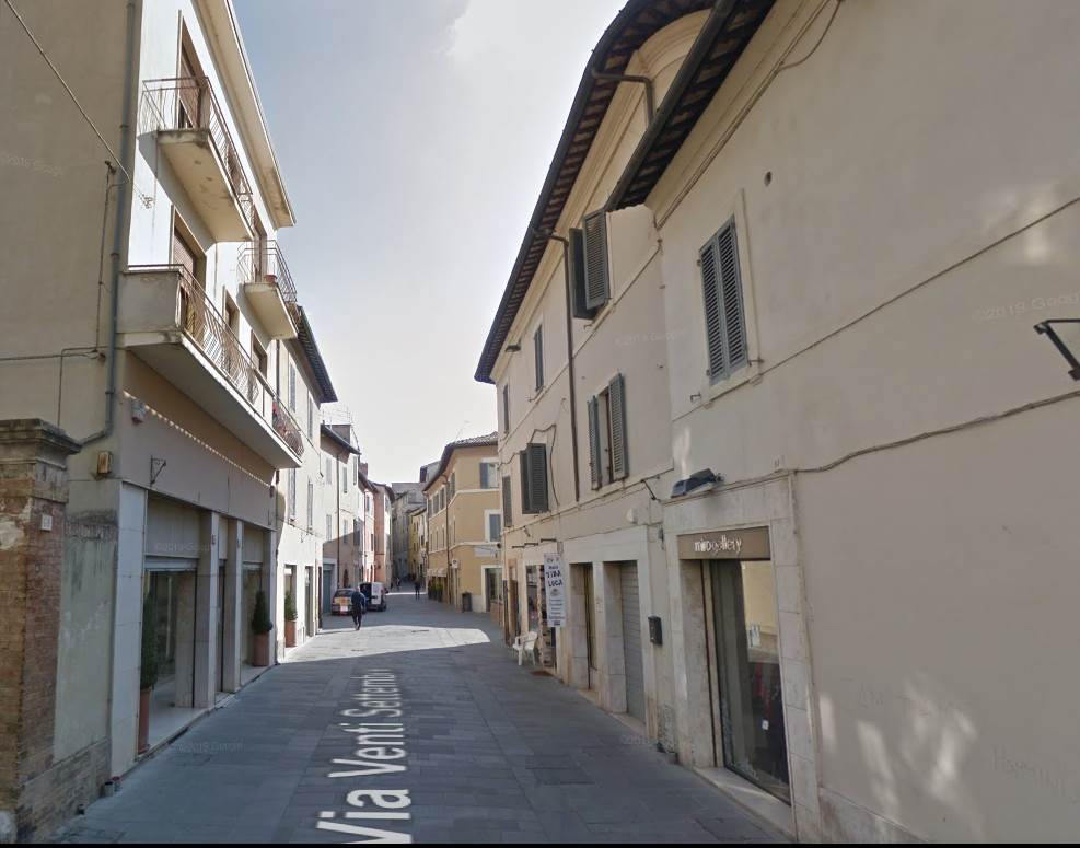 negozio in vendita a Foligno