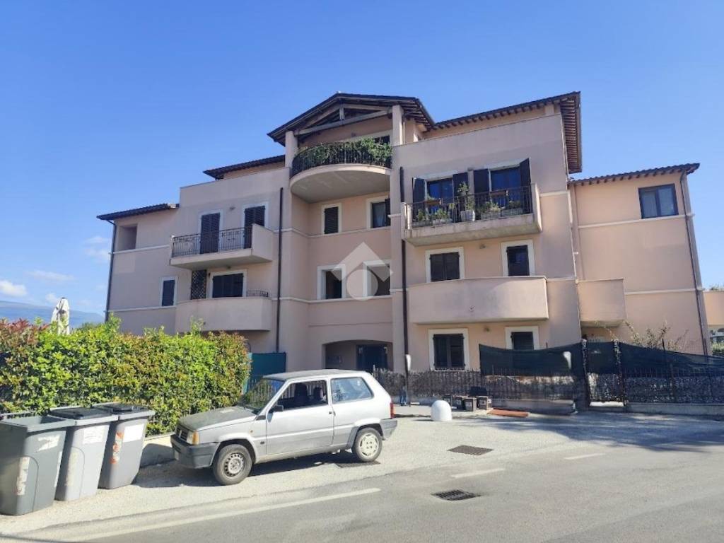 appartamento in vendita a Foligno in zona Paciana
