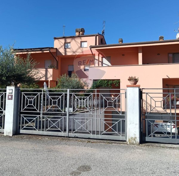 casa indipendente in vendita a Foligno in zona Sant'Eraclio