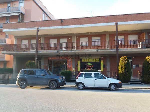 ufficio in vendita a Foligno in zona Paciana