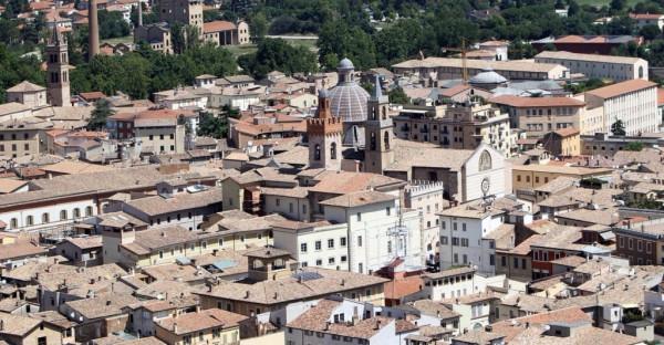 negozio in vendita a Foligno