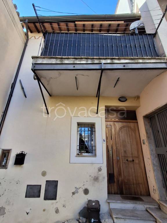 casa indipendente in vendita a Foligno in zona Sant'Eraclio