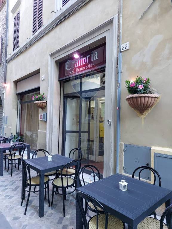 negozio in vendita a Foligno