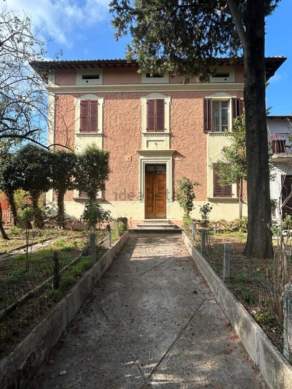 casa indipendente in vendita a Foligno in zona Sant'Eraclio