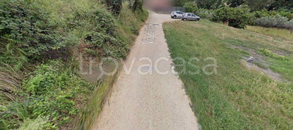 locale commerciale in vendita a Foligno in zona Scanzano