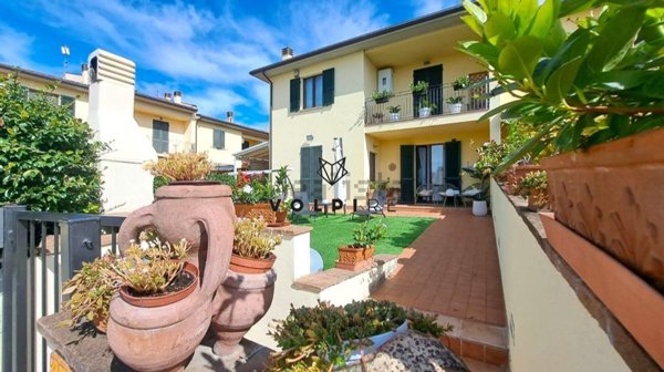 casa indipendente in vendita a Foligno