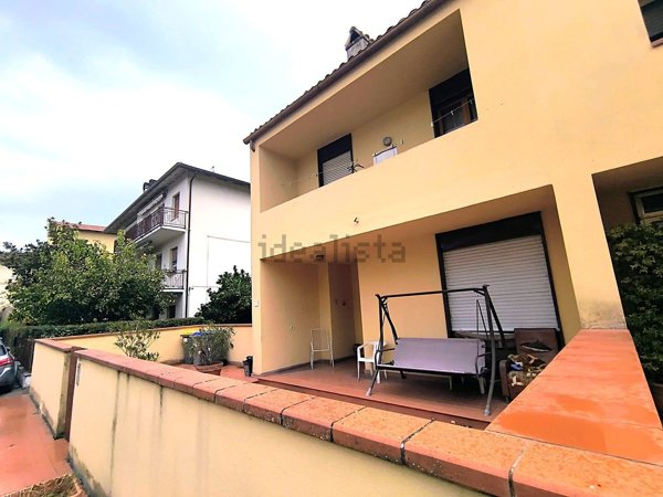 casa indipendente in vendita a Foligno in zona Sant'Eraclio