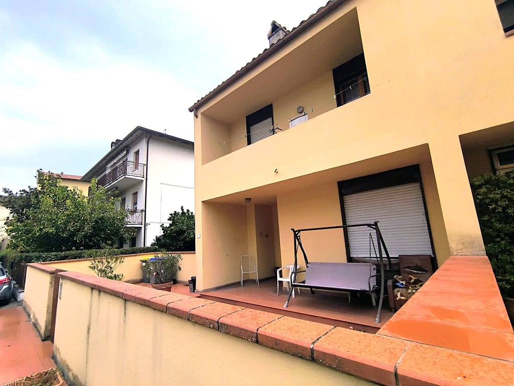 casa indipendente in vendita a Foligno in zona Sant'Eraclio