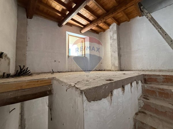 casa indipendente in vendita a Foligno in zona Altolina