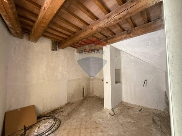 casa indipendente in vendita a Foligno in zona Altolina
