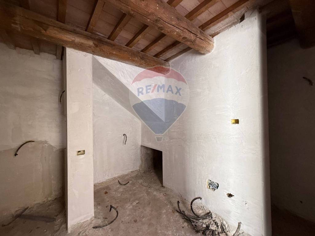 casa indipendente in vendita a Foligno in zona Altolina