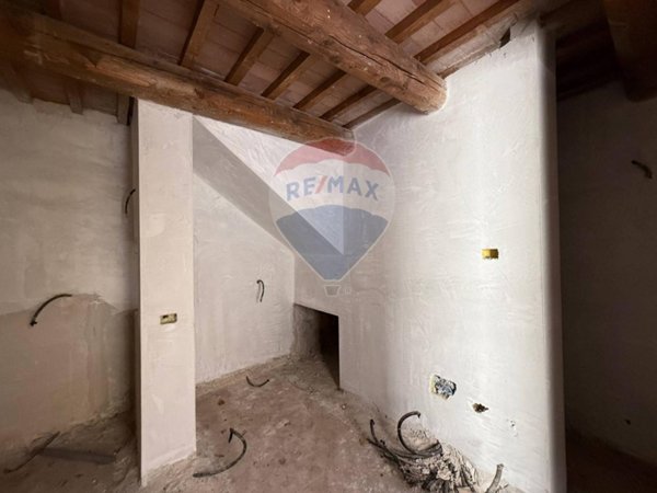 casa indipendente in vendita a Foligno in zona Altolina