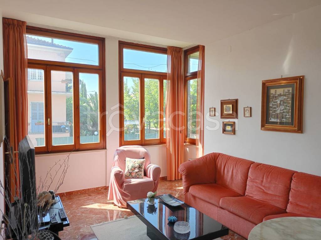 appartamento in vendita a Foligno in zona Camino