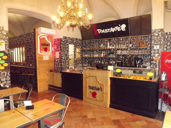 negozio in vendita a Foligno