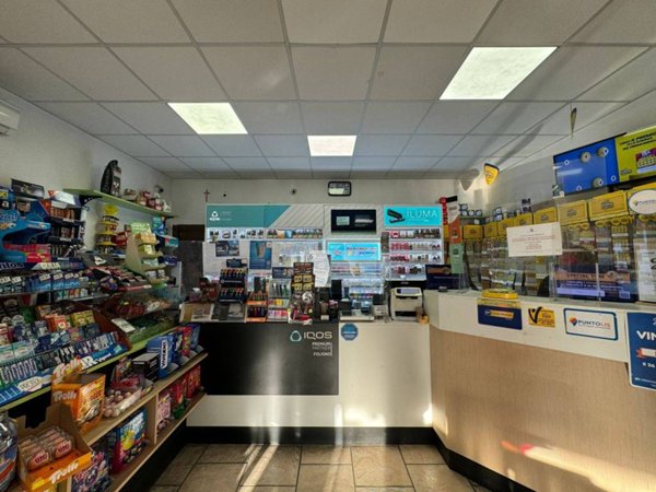 negozio in vendita a Foligno in zona Paciana