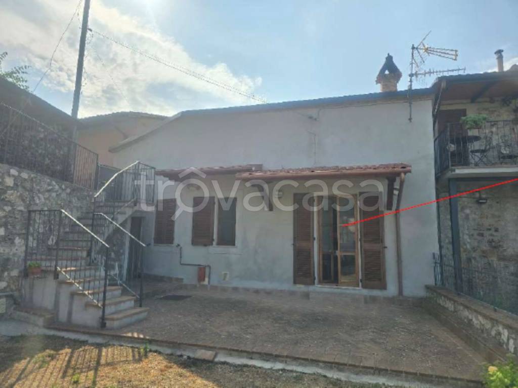 appartamento in vendita a Foligno in zona Roviglieto