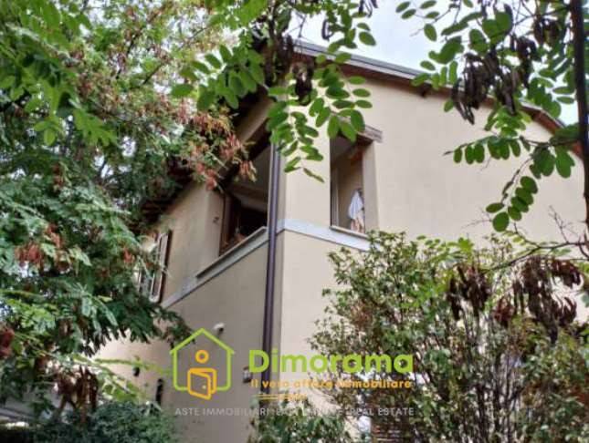 casa indipendente in vendita a Foligno