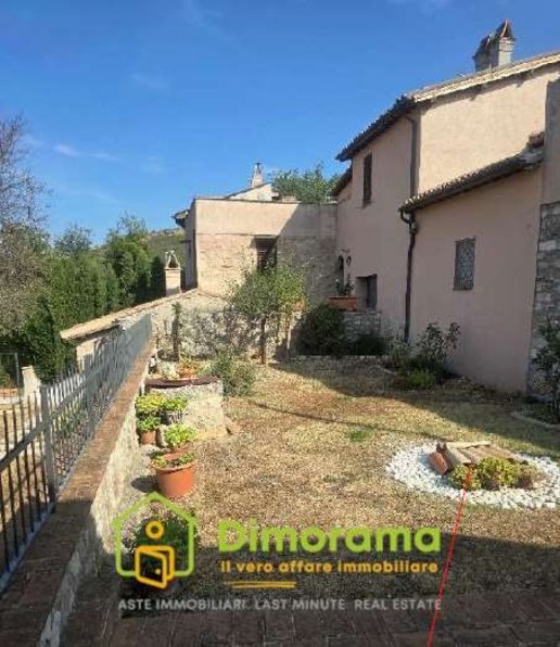 appartamento in vendita a Foligno in zona Roviglieto