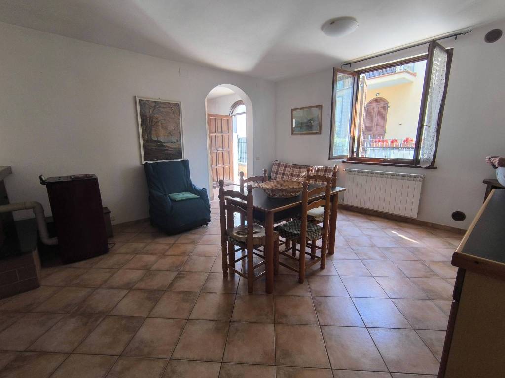 appartamento in vendita a Foligno in zona Vescia