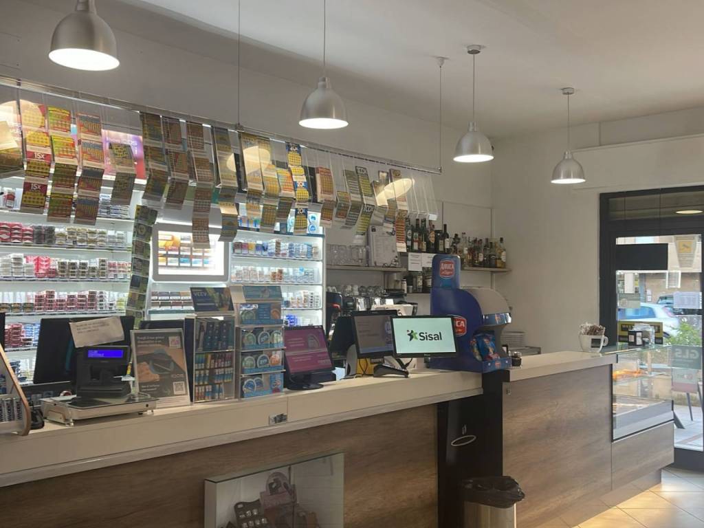 negozio in vendita a Foligno