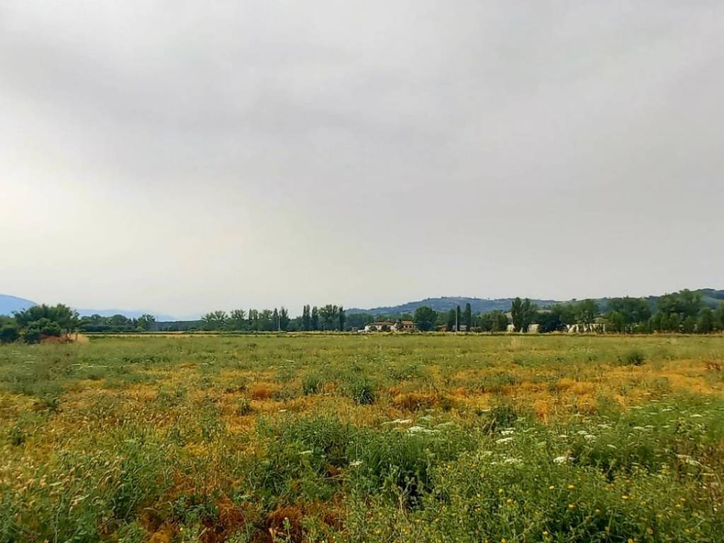 terreno agricolo in vendita a Foligno in zona Sant'Eraclio