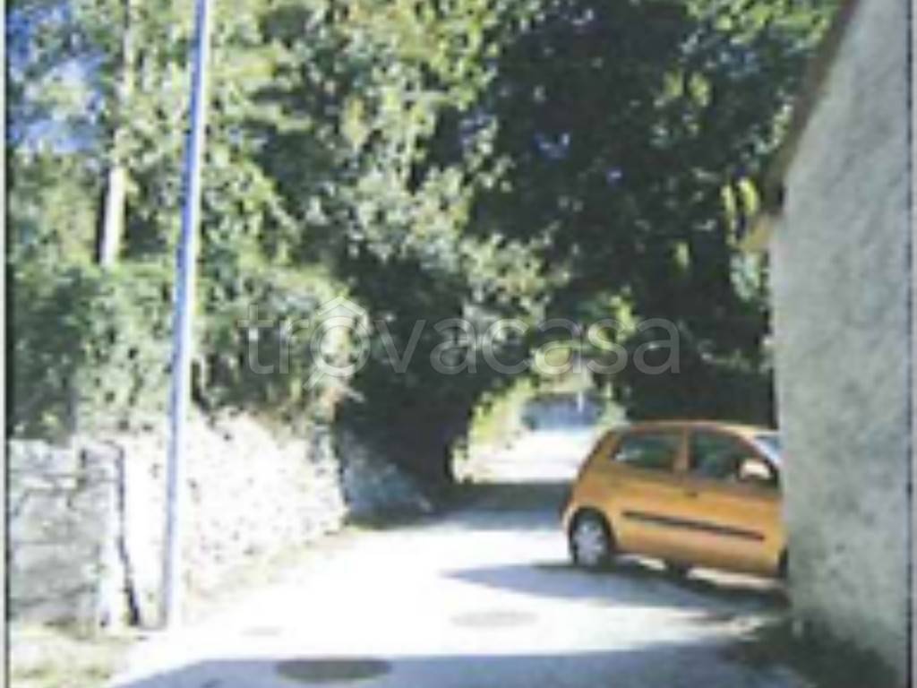 casa indipendente in vendita a Foligno in zona Volperino