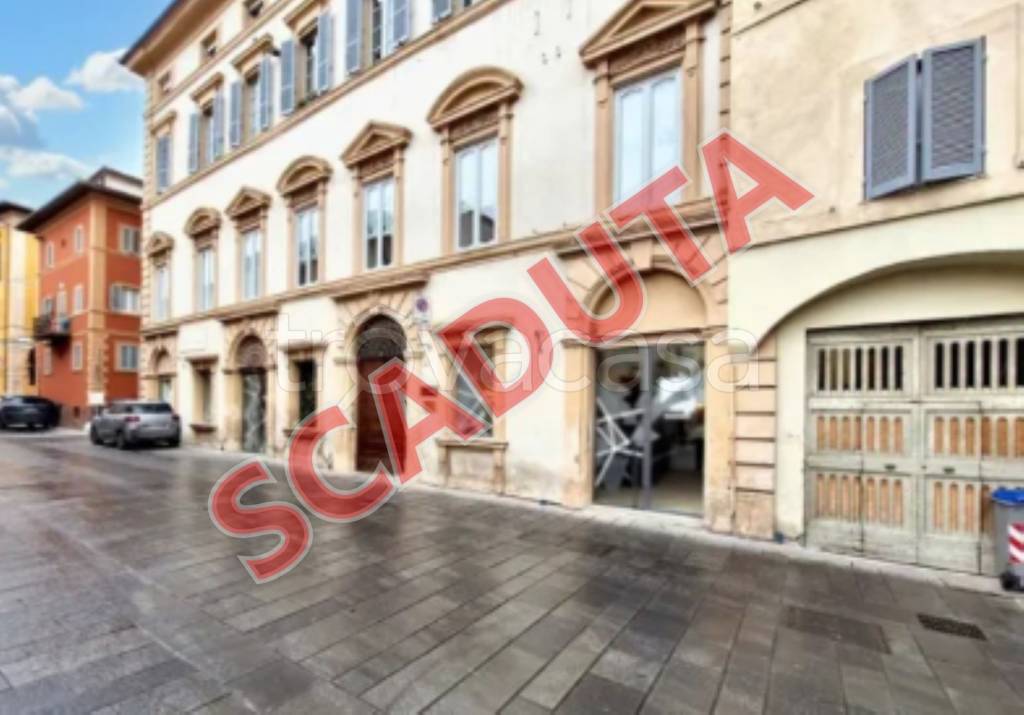 ufficio in vendita a Foligno