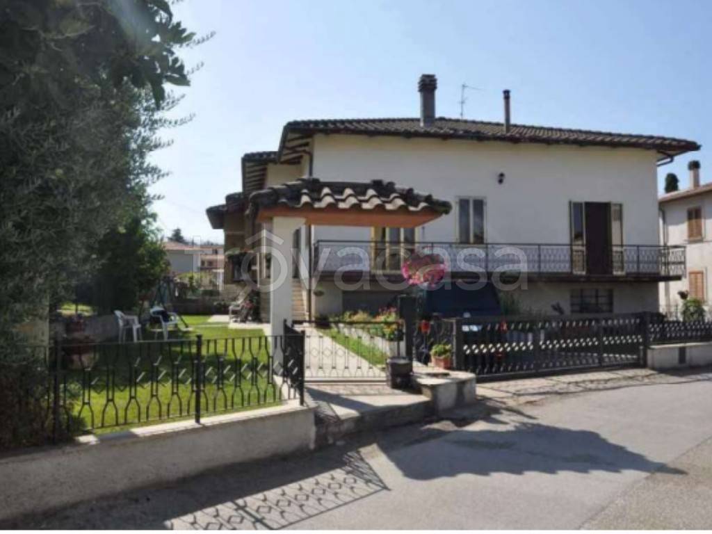 appartamento in vendita a Foligno in zona Fondi