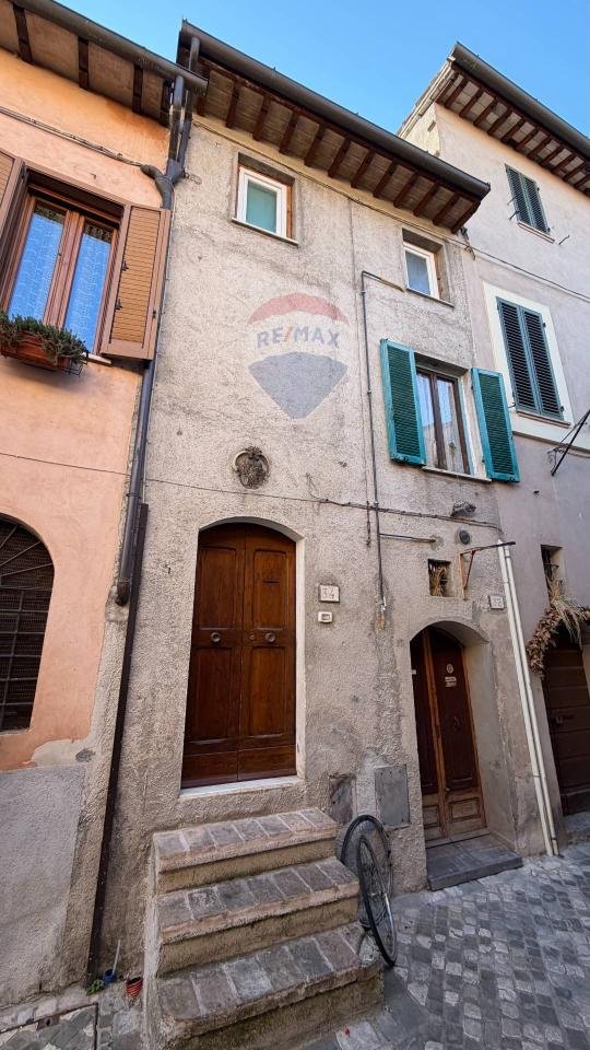 casa indipendente in vendita a Foligno