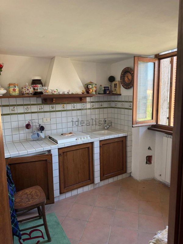 appartamento in vendita a Foligno in zona Vescia