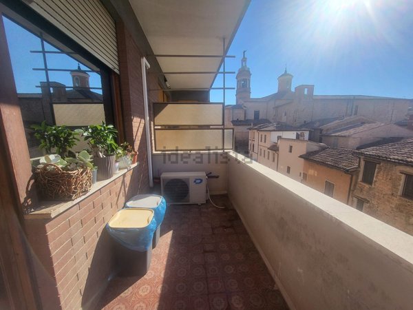 ufficio in vendita a Foligno