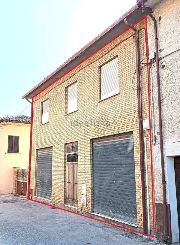 appartamento in vendita a Foligno in zona Camino