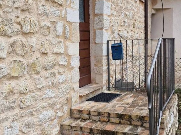 appartamento in vendita a Foligno in zona Verchiano