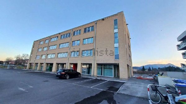 ufficio in vendita a Foligno