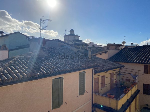 intera palazzina in vendita a Foligno