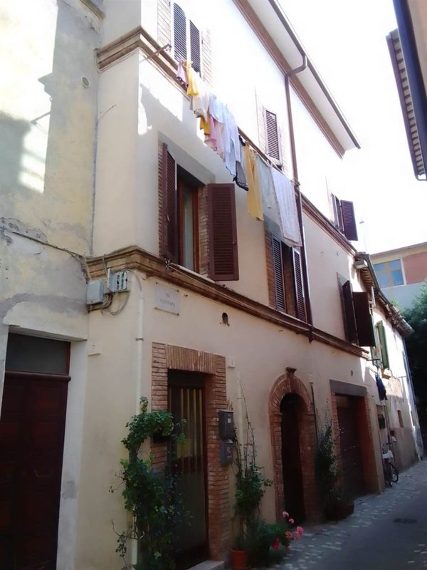 casa indipendente in vendita a Foligno