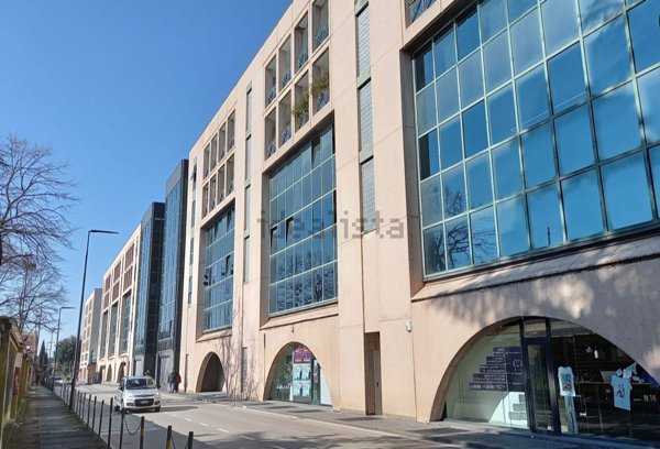 ufficio in vendita a Foligno