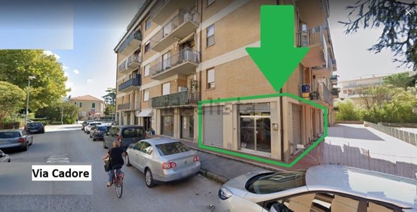 locale commerciale in vendita a Foligno