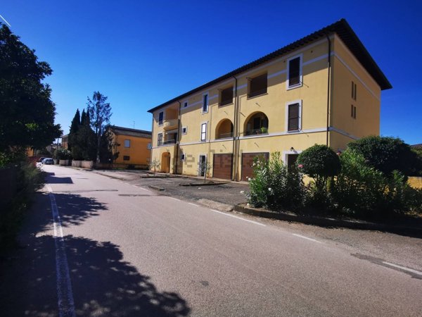 pentavano in vendita a Foligno in zona Budino