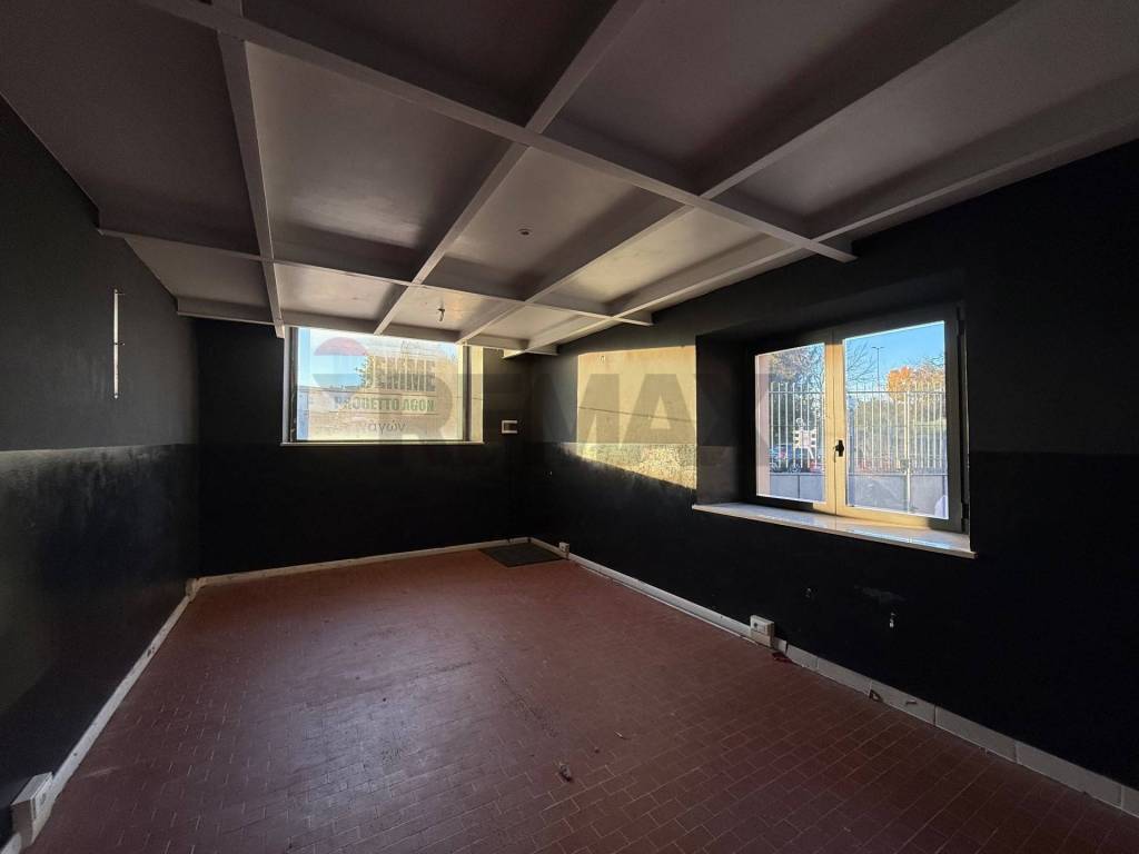 negozio in vendita a Foligno