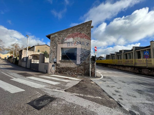 ufficio in vendita a Foligno