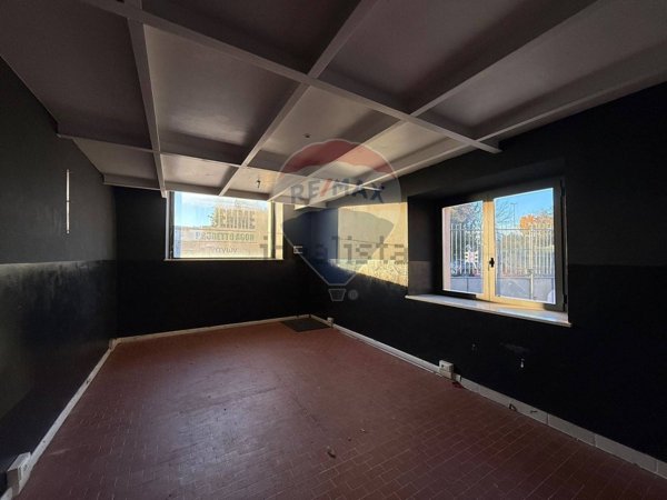 ufficio in vendita a Foligno