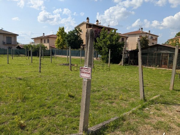 terreno edificabile in vendita a Foligno in zona Sterpete