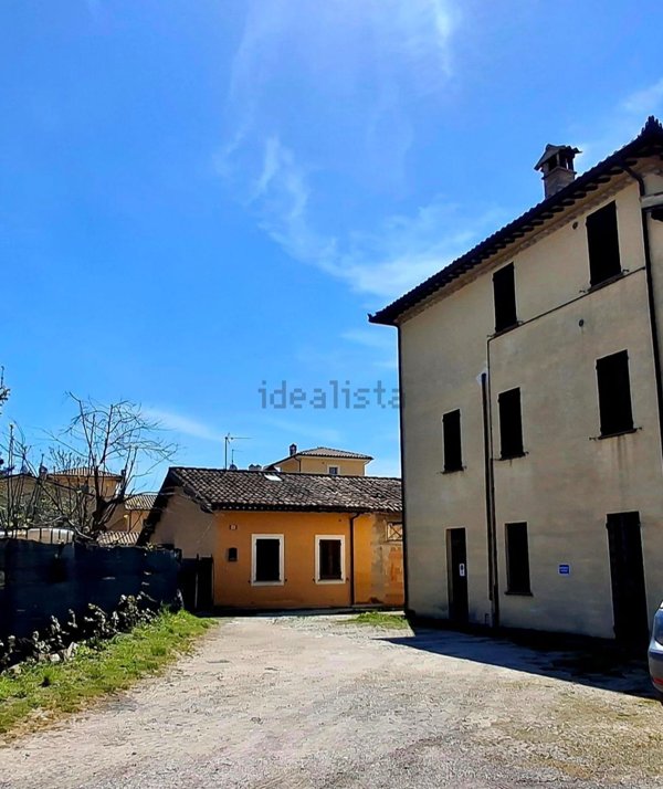 appartamento in vendita a Foligno in zona Camino