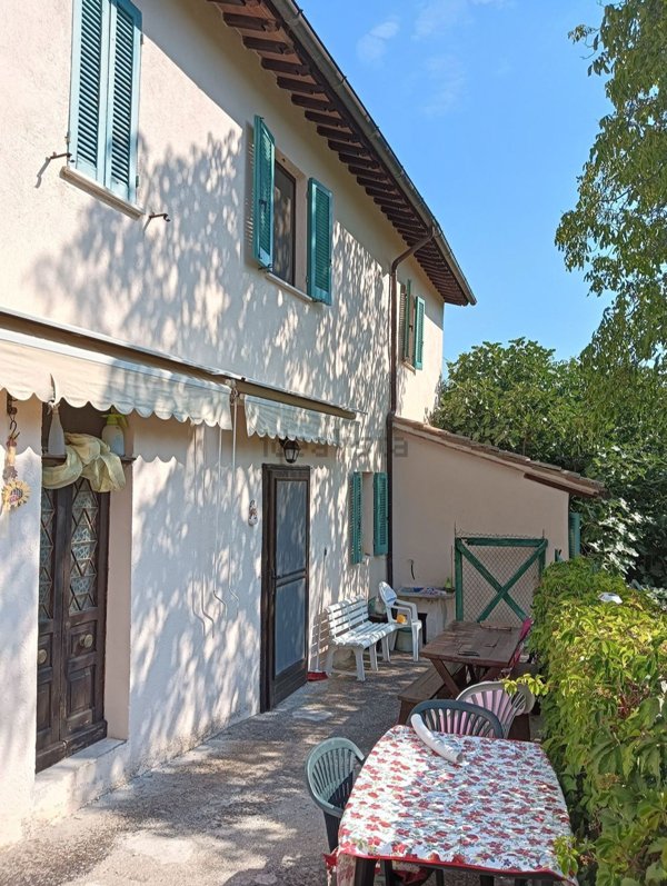 appartamento in vendita a Foligno in zona Camino