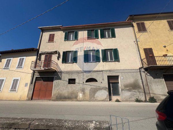 casa indipendente in vendita a Foligno in zona San Giovanni Profiamma